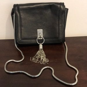 black chain crossbody